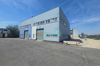 Local industriel  608000 €