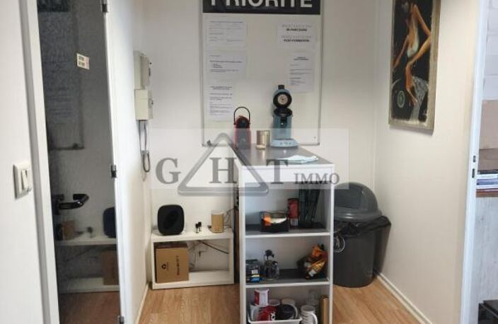 A LOUER BUREAU IDEALEMENT PLACE A MANDELIEU — photo 4