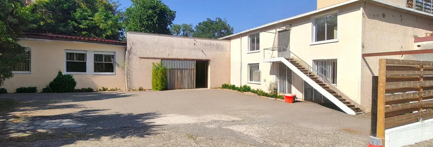 Maison 8 Pièces 319 m² à vendre à Briatexte (81390)
