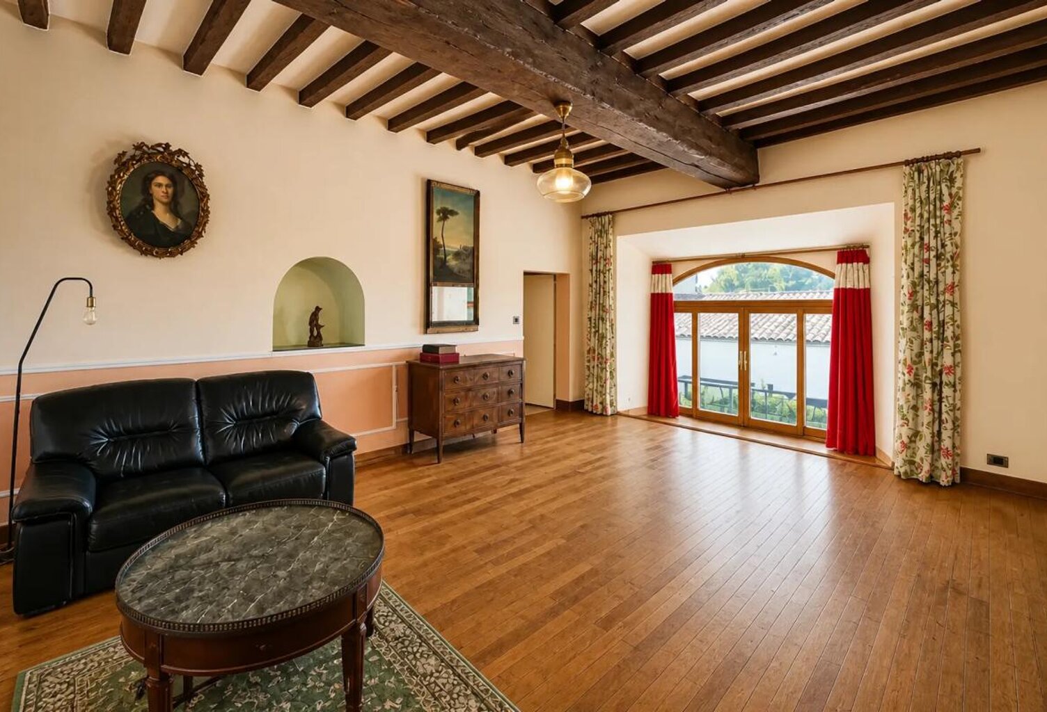 Maison de 10 pièces de 345.72 m² à Montravers — photo 1