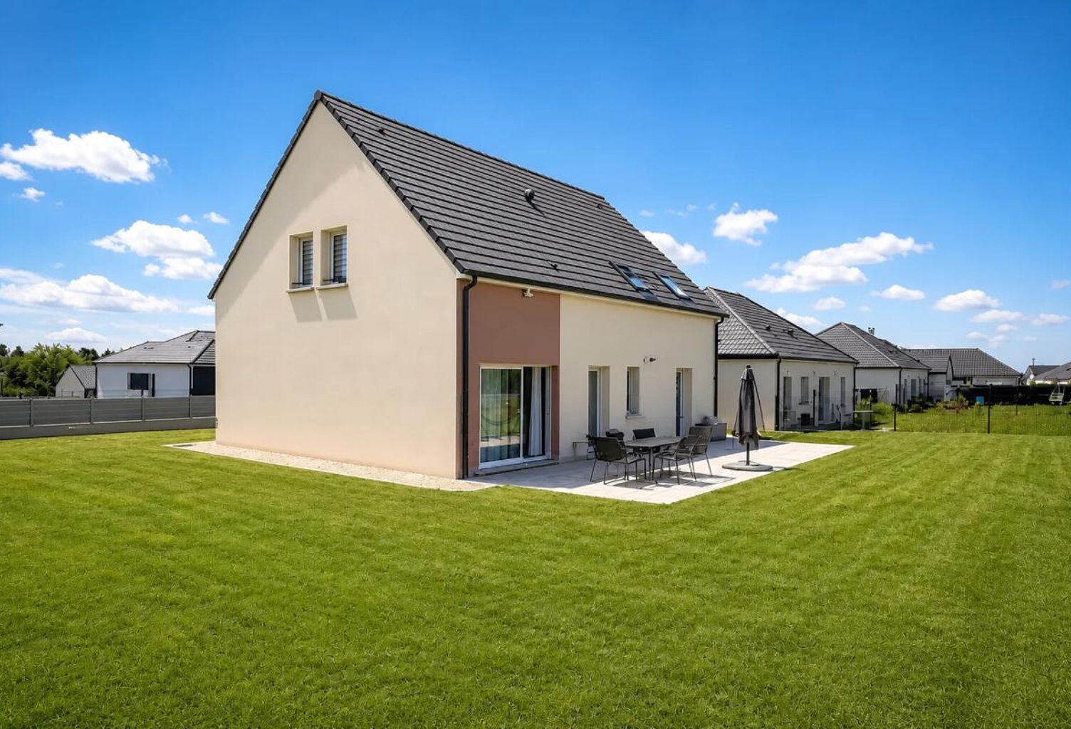 Maison récente de 6 pièces de 152 m² à Bourges — photo 1