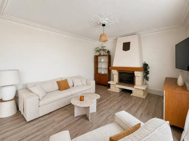 Maison de Maître 5 pièces 134 m² à Tronget avec Pré et Étables — photo 1