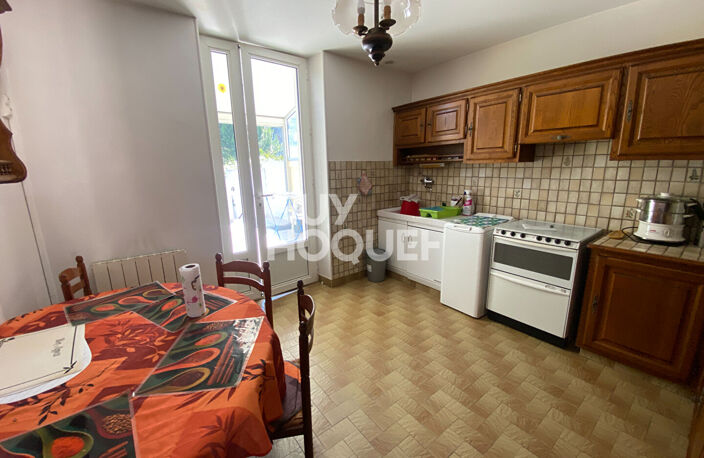 Maison 3 pièces à louer à Vals-les-Bains, avec terrasse et garage — photo 2