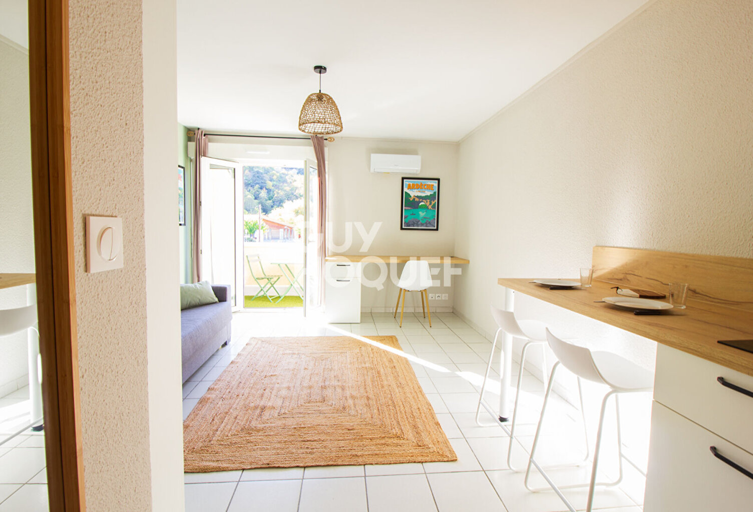 Appartement T1 à louer avec balcon et parking à Aubenas, — photo 1