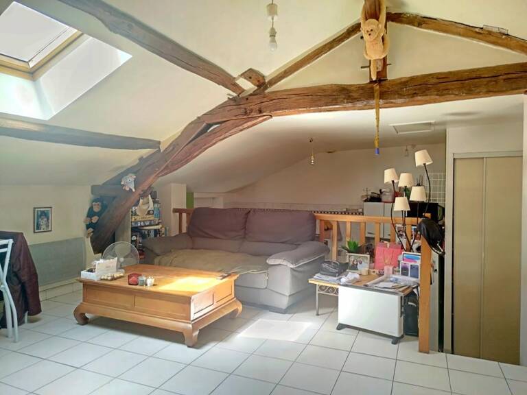 SPÉCIAL INVESTISSEUR | Immeuble de Rapport de 80 m² à Coron — photo 1