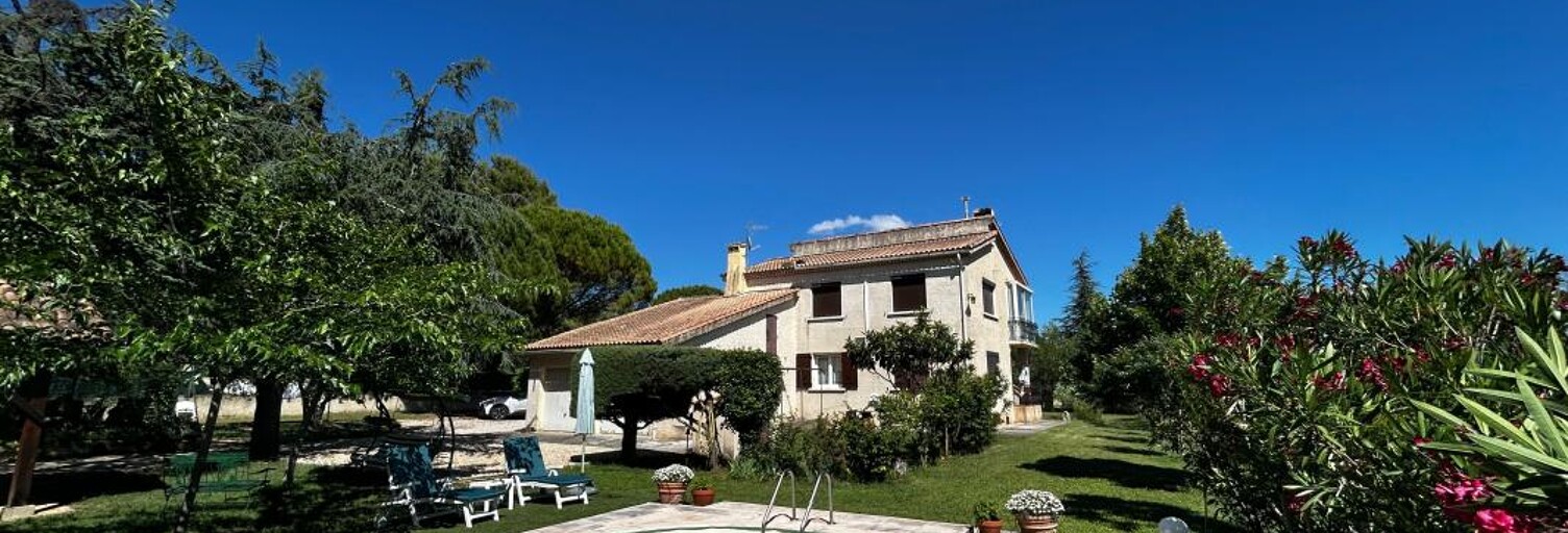 Maison 8 Pièces 163 m² à vendre à Saint-Martin-de-la-Brasque (84760)