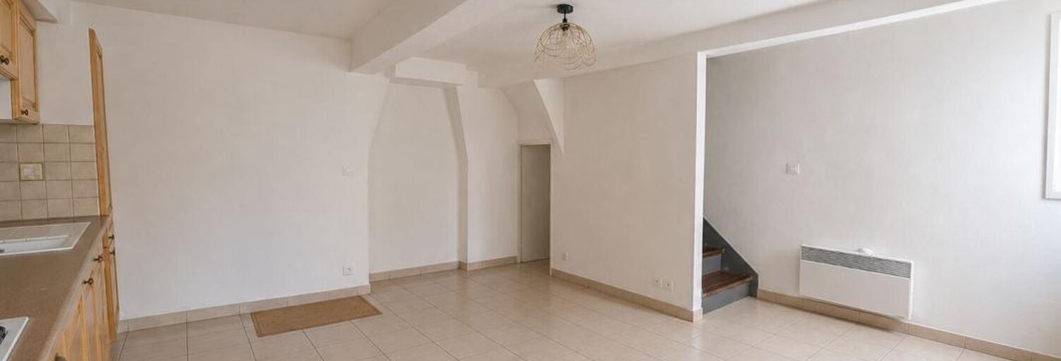 Maison 3 Pièces 65 m² à louer à Régusse (83630)