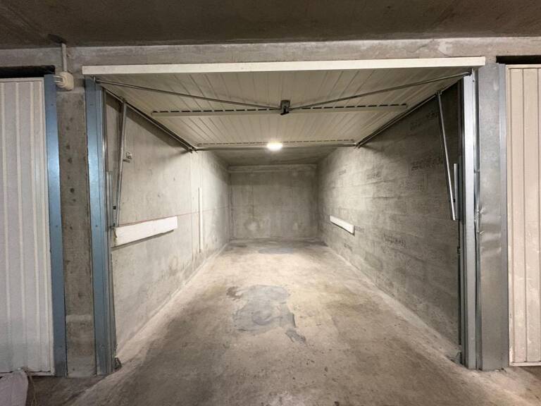 Parking / box Lyon 3e Arrondissement — photo 1