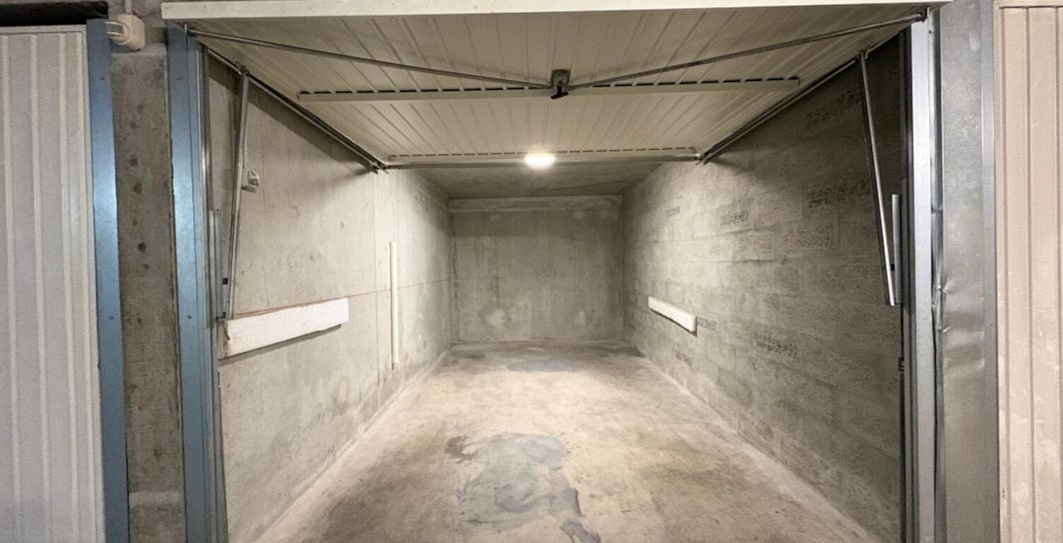 Parking / box Lyon 3e Arrondissement — photo 1