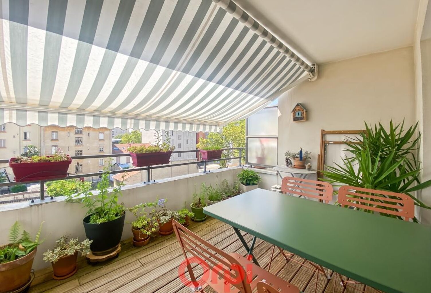 Appartement T4 rénové avec terrasse, garage et / ou parking en option — photo 1