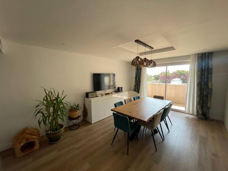 A VENDRE LA SEYNE SUR MER 83500 APPARTEMENT 4 PIECES 3 CHAMBRES TERRASSE — photo 1
