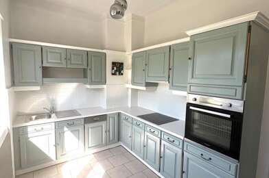 Appartement 3 pièces 895 €