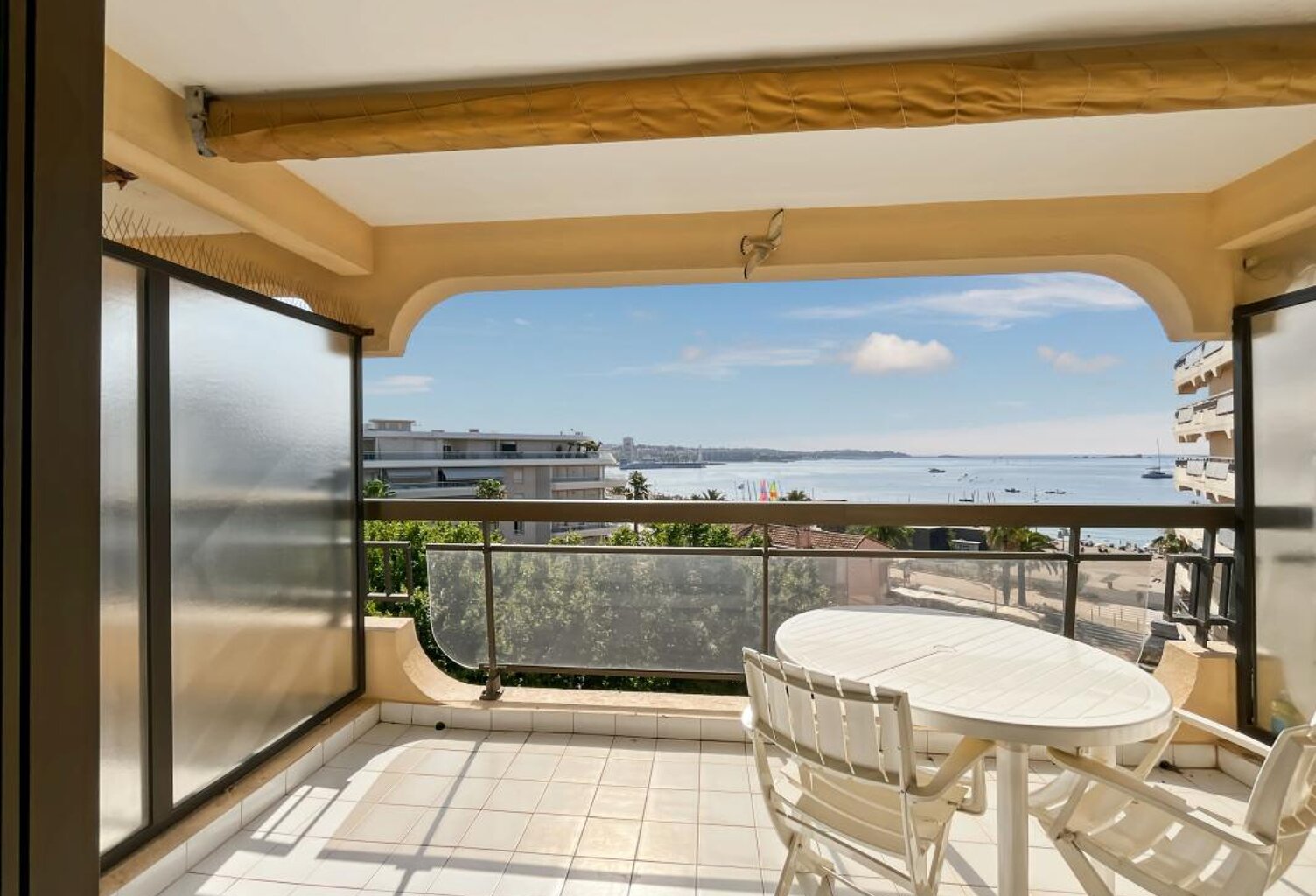 FREJUS PLAGE Appartement À Vendre studio 27 m² vue mer — photo 1