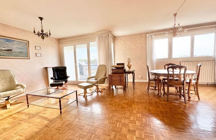 Appartement À Vendre avec ascenseur, loggia, garage et parking — photo 2