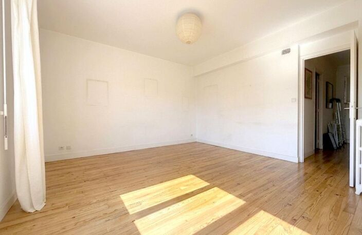 TOULOUSE CENTRE – APPARTEMENT AVEC VUE IMPRENABLE SUR LE PORT SAINT-SAUVEUR — photo 3