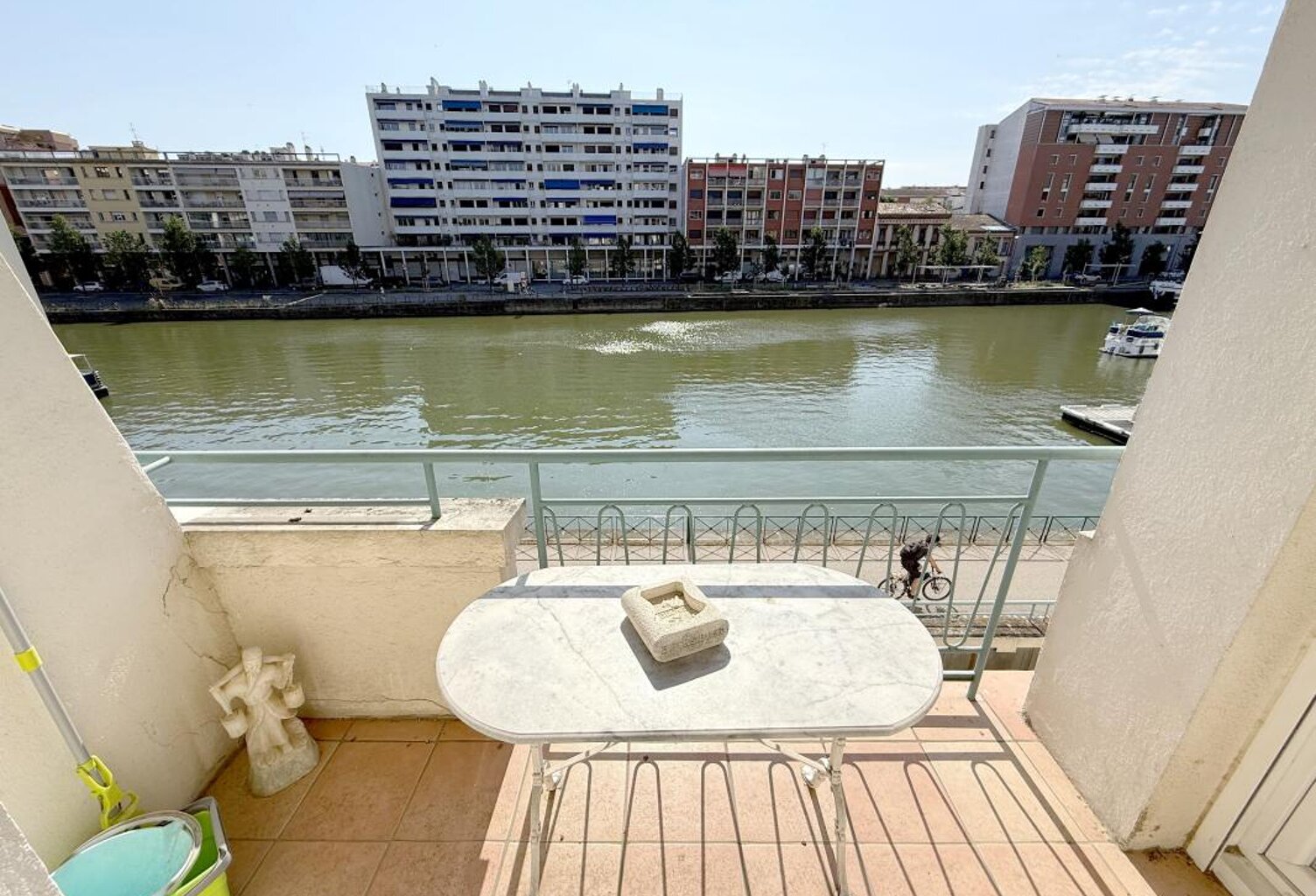 TOULOUSE CENTRE – APPARTEMENT AVEC VUE IMPRENABLE SUR LE PORT SAINT-SAUVEUR — photo 1