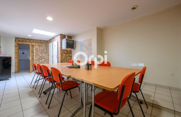 EXCLUSIVITÉ ORPI : Investissement Locatif – Local commercial de 150 m² à forte visibilité sur Lens — photo 2