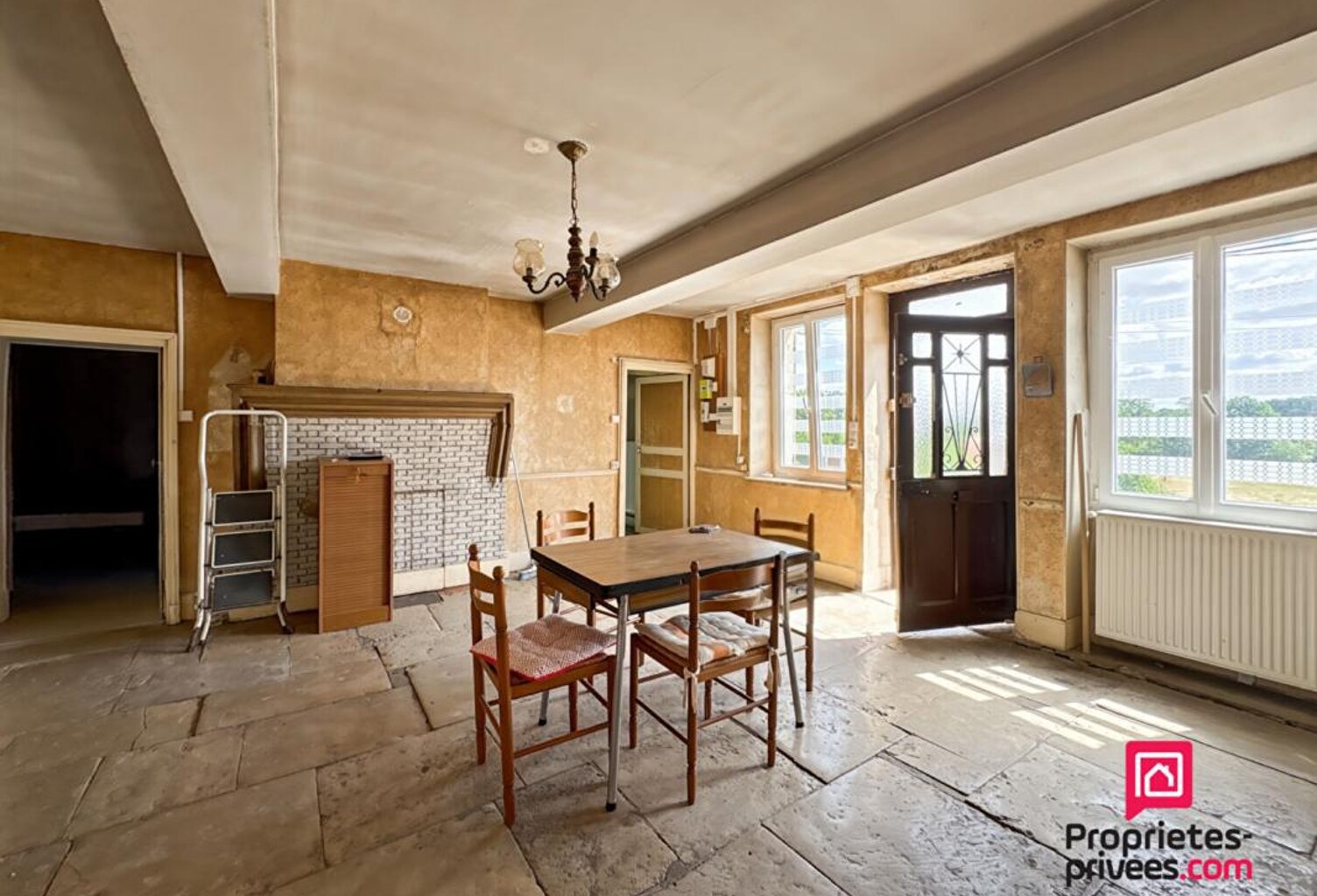 Maison à rénover avec terrain et dépendance proche Précy Sous Thil (21390) — photo 1
