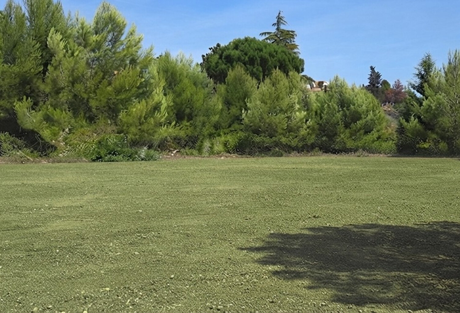 MARSEILLETTE : TERRAIN 1426 m2  SURFACE DE CONSTRUCTION NON REGLEMENTEE — photo 1