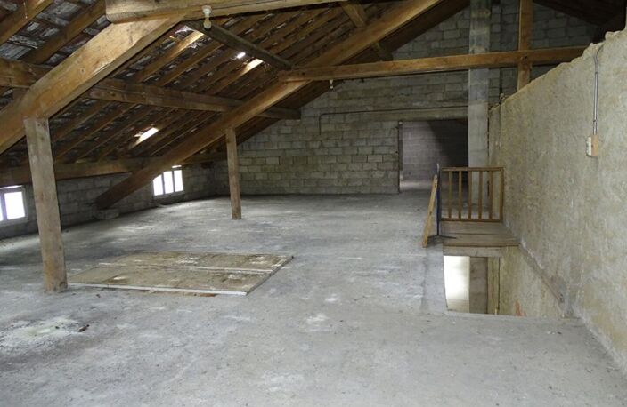 Batiment 690m² environ — photo 3