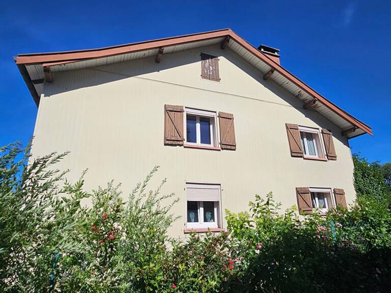 Maison mitoyenne 250 m² , jardin , 2 garages + carport, , 7 chambres, centre-ville Corcieux — photo 1