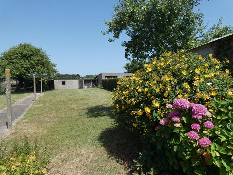 Maison de 119m2 avec 5 chambres, sur un magnifique terrain de1 794m2 : 3 garages, hangar, possibilité gîte ! — photo 1