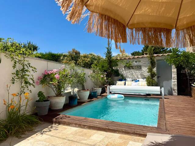 Maison avec piscine à vendre à  Robion — photo du bien