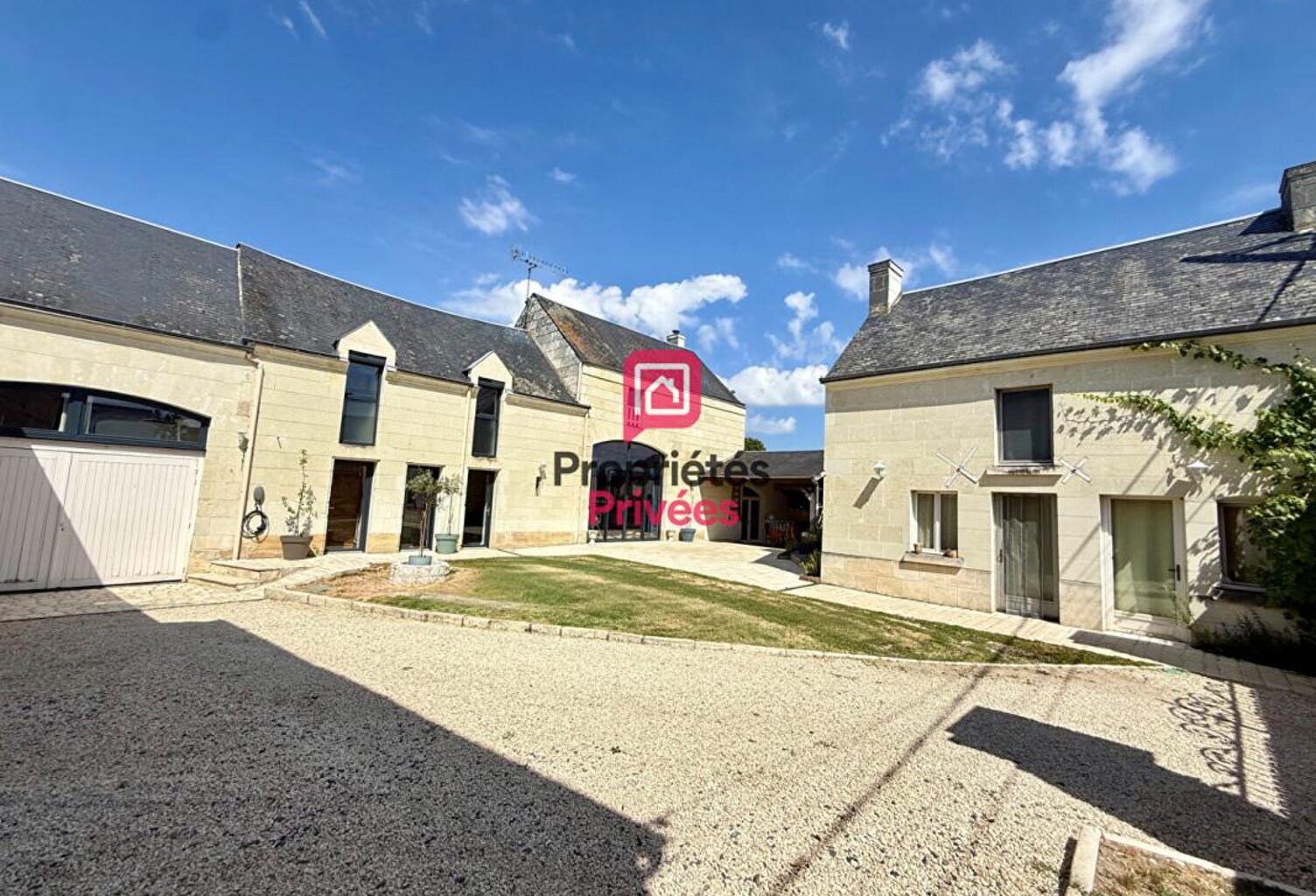 Maison Ancienne Beaumont En Veron 286m2 et Gîte - — photo 1