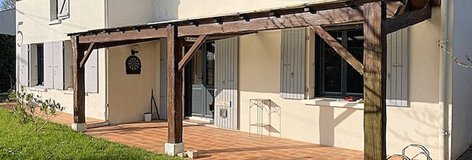 Maison 7 Pièces 188 m² à vendre à Saint-Jean-de-Liversay (17170)
