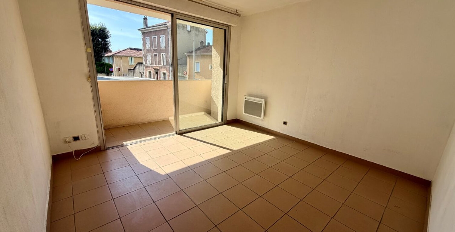 Centre ville - T2 de 45m2  avec ascenseur et balcon — photo 1