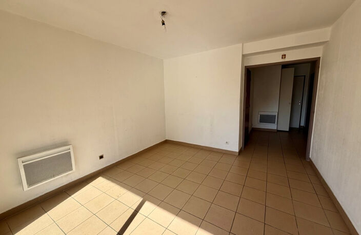 Centre ville - T2 de 45m2  avec ascenseur et balcon — photo 4