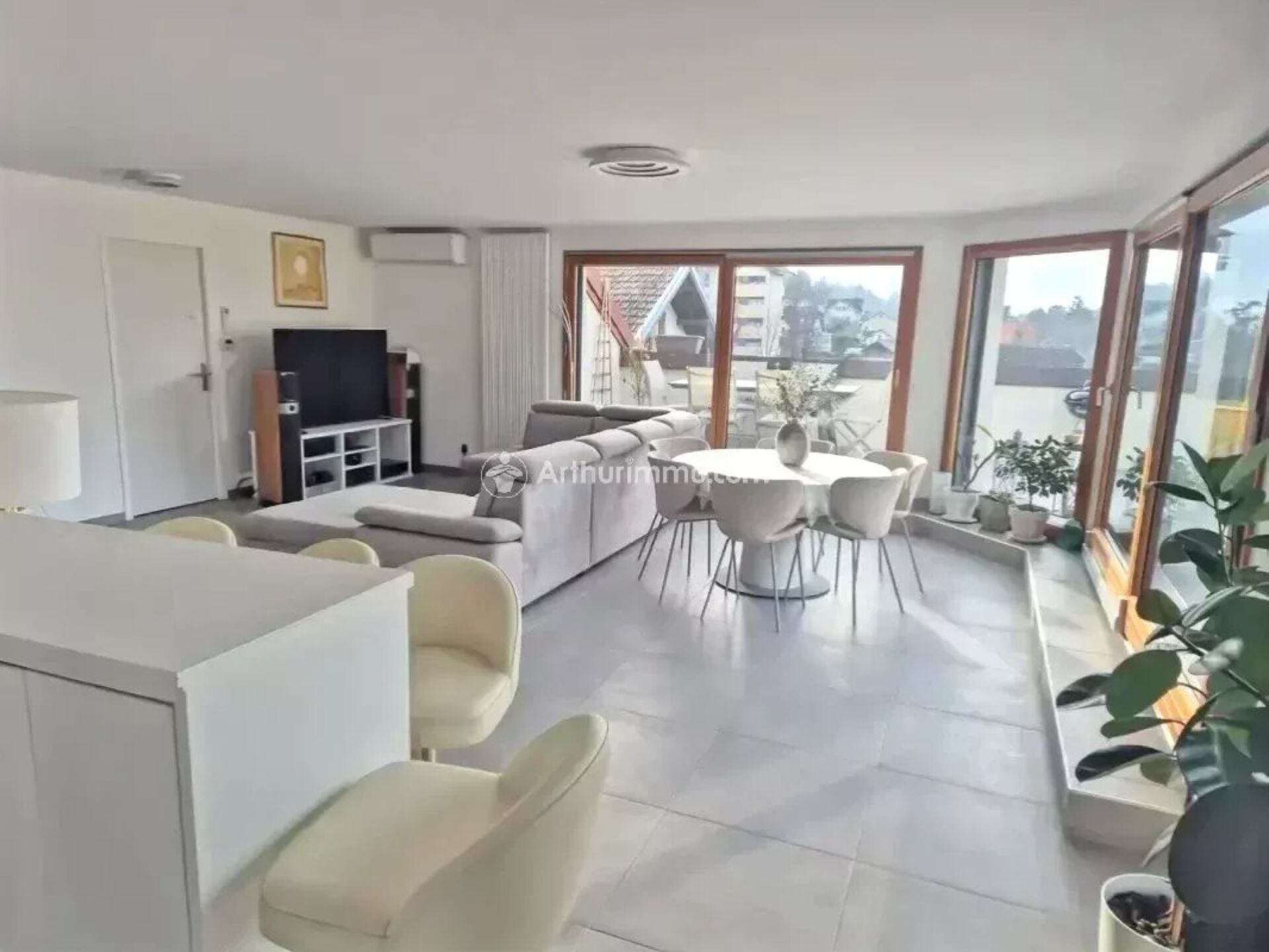 Appartement 4 pièces 120 m² · à Évian-les-Bains · 120 m² · 749 000 €