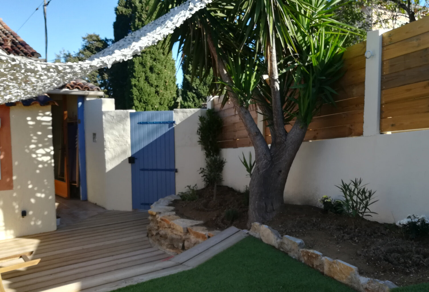  La Ciotat Le Liouquet   T2/3 style maisonnette avec jardin — photo 1
