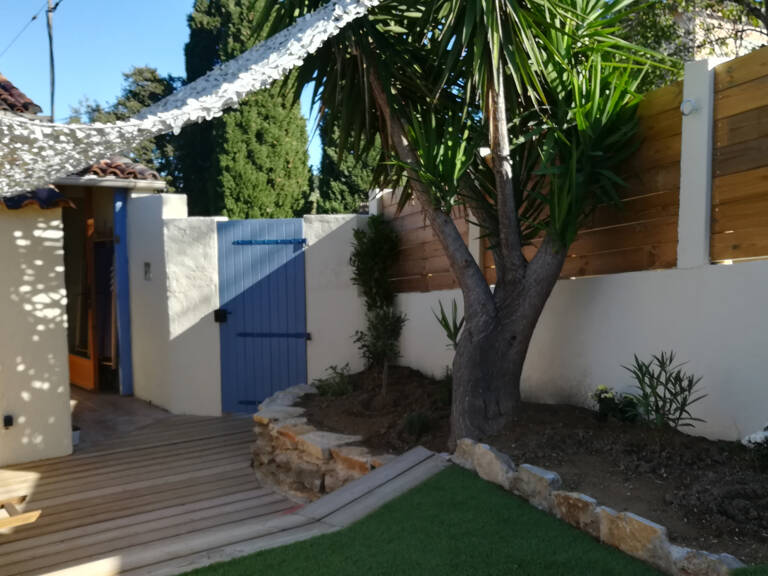  La Ciotat Le Liouquet   T2/3 style maisonnette avec jardin — photo 1