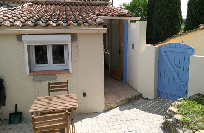  La Ciotat Le Liouquet   T2/3 style maisonnette avec jardin — photo 2