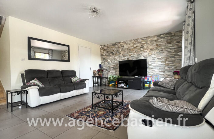 SEGNY - Appartement Duplex T4 de 100 m2   3 chambres, cave, — photo 3