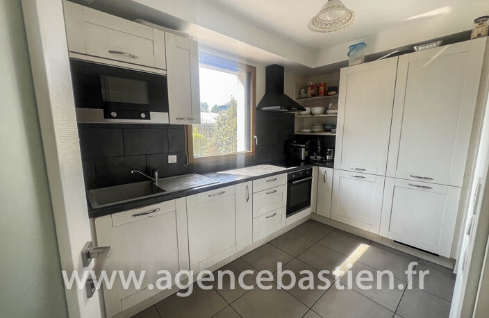 SEGNY - Appartement Duplex T4 de 100 m2   3 chambres, cave, — photo 5
