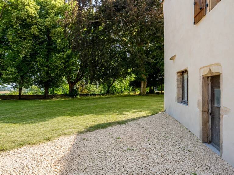 Maison de 150 m² à finir d'aménager dans l'enceinte du château — photo 1