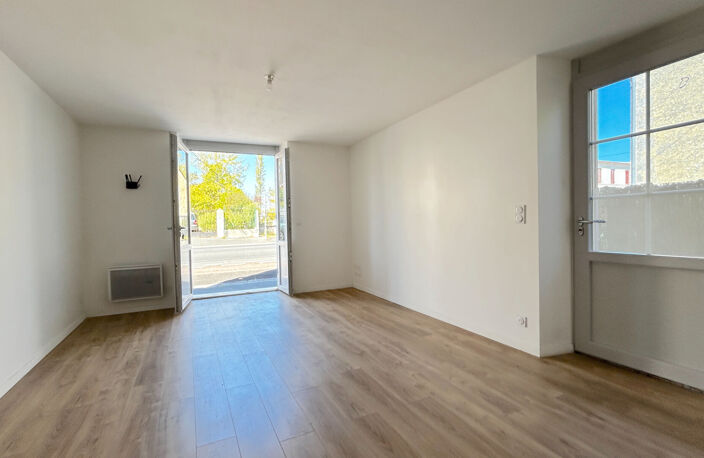 A LOUER MAISON DE VILLE 4 PIECES AVEC EXTERIEUR - SECTEUR BLAYE — photo 2