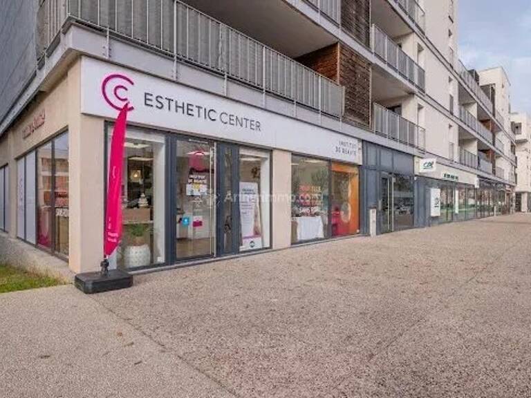 TRES BEAU LOCAL COMMERCIAL-SATHONAY-CAMP — photo 1