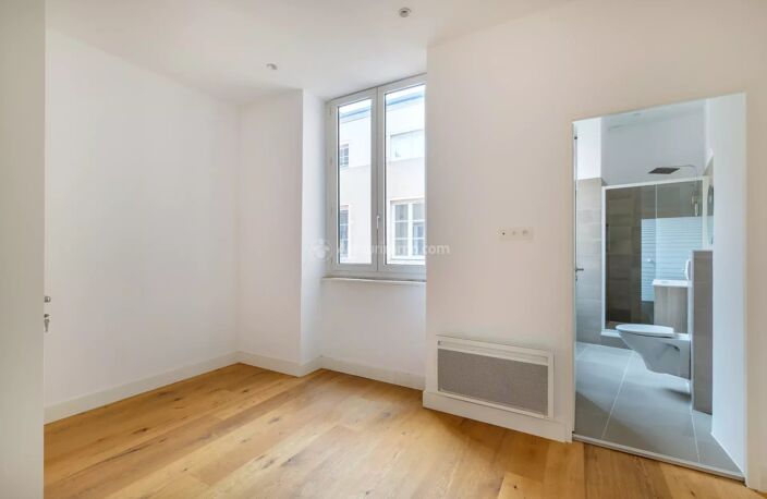 Appartement T4-81m²-PLACE BELLECOUR-69002 LYON — photo 4