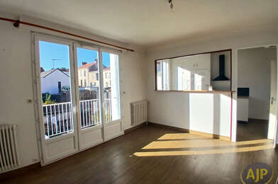 Appartement 4 pièces 945 €