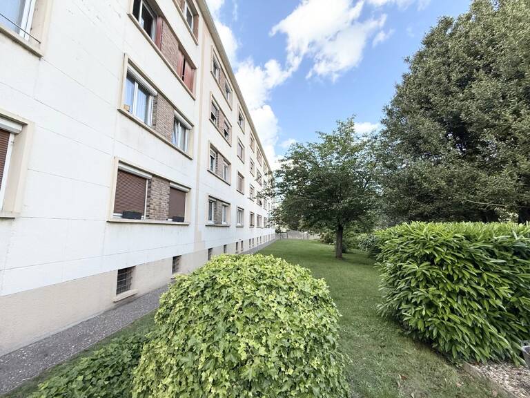 Appartement - Melun Centre – 4 pièces lumineux au dernier étage avec garage, à 5 min de la gare — photo 1