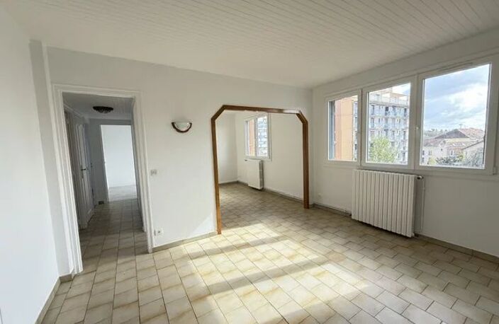 Appartement - Melun Centre – 4 pièces lumineux au dernier étage avec garage, à 5 min de la gare — photo 4
