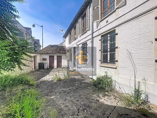 Appartement 3 pièces avec dépendances et cour privative, Centre-ville de Melun — photo du bien