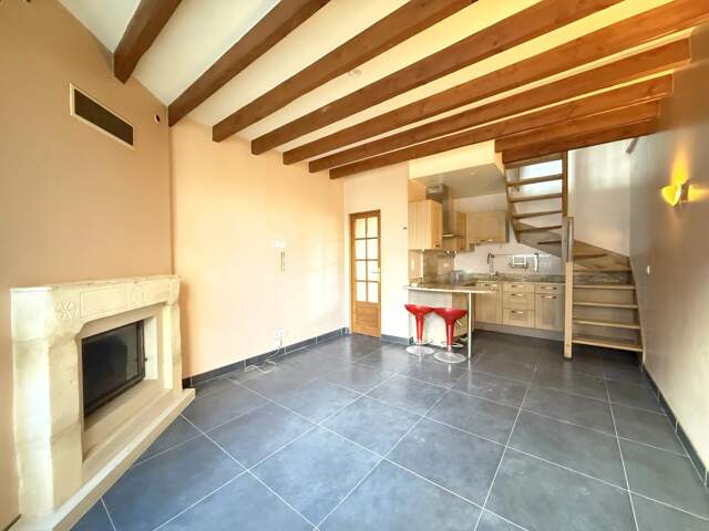 Charmante maison de ville en pierre sur l'île de MELUN — photo du bien