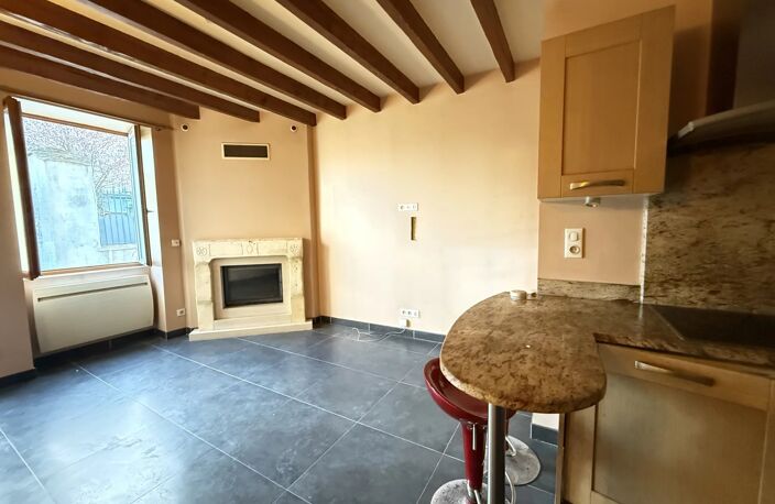 Charmante maison de ville en pierre sur l'île de MELUN — photo 4