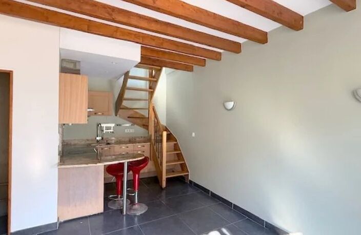 Charmante maison de ville en pierre sur l'île de MELUN — photo 5