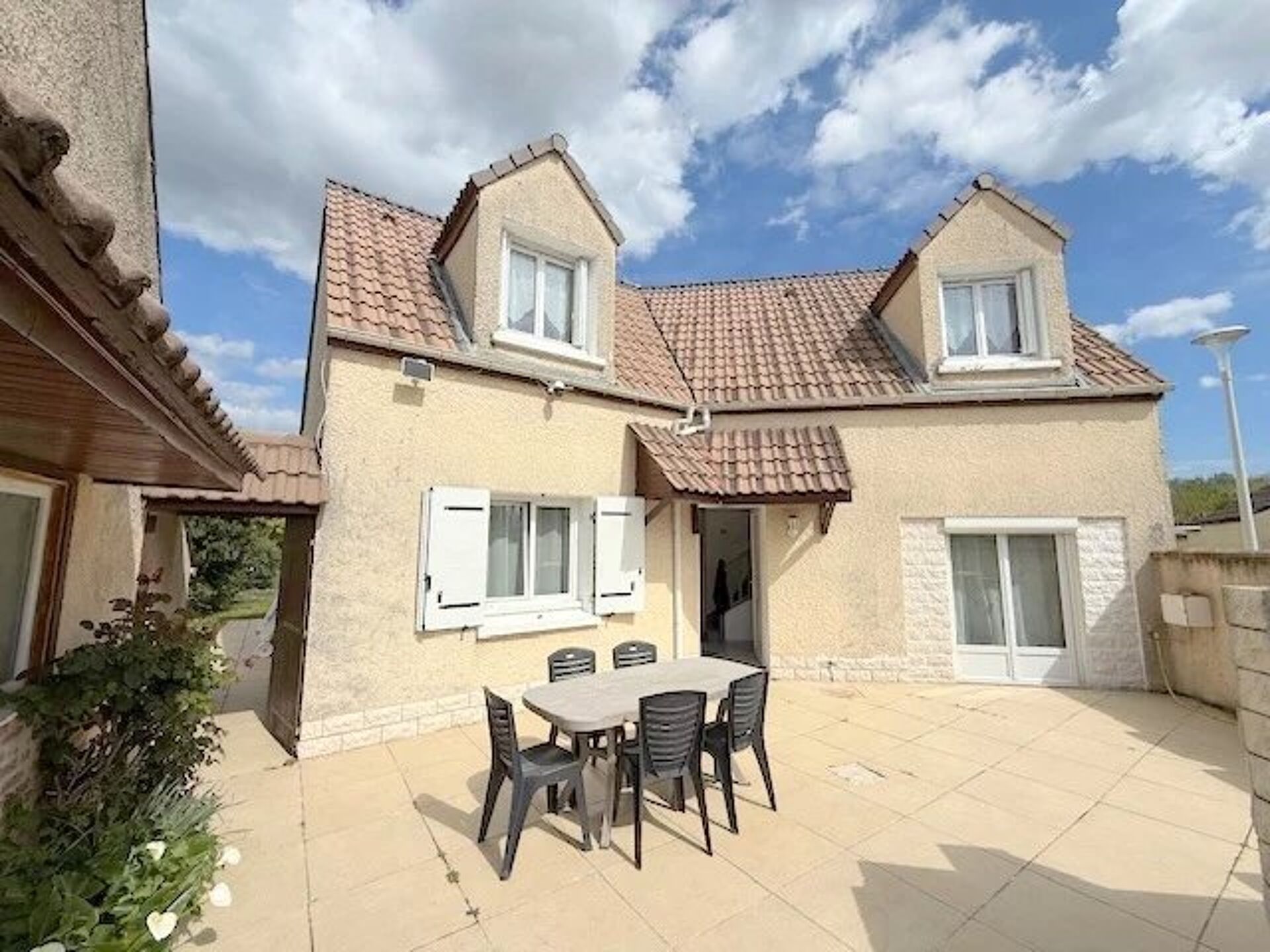 Maison 5 pièces 110 m² · à Combs-la-Ville · 110 m² · 307 000 €