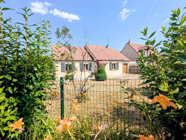 Maison de plain pied- 3 chambres- garage - jardin - VILLENEUVE SUR AISNE — photo du bien